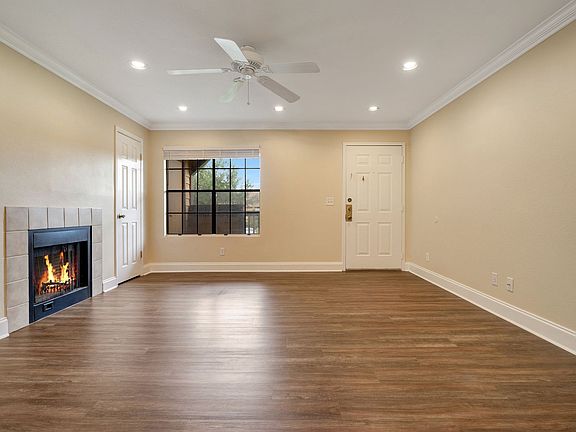 3rd image of 370 Lake Tahoe Ct Unit 202