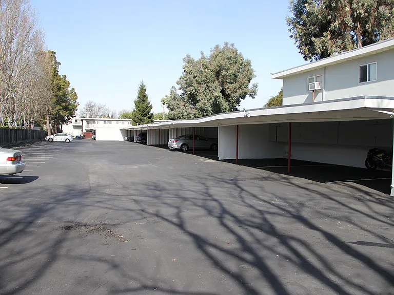 Pacific Garden Apartments — Photo 23