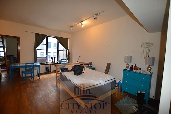 Rented by City Stop Realty | media 31