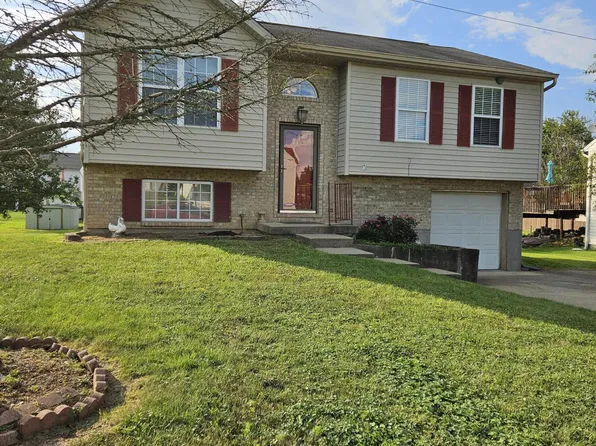 4 Woodbury Ln, Alexandria, KY 41001