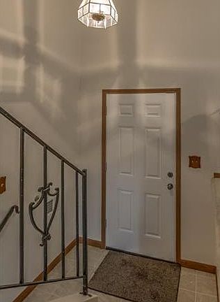 4th image of 801 NW North Summit Cir
