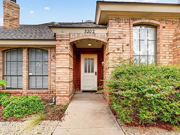 2nd image of 3202 Tealwood Pl