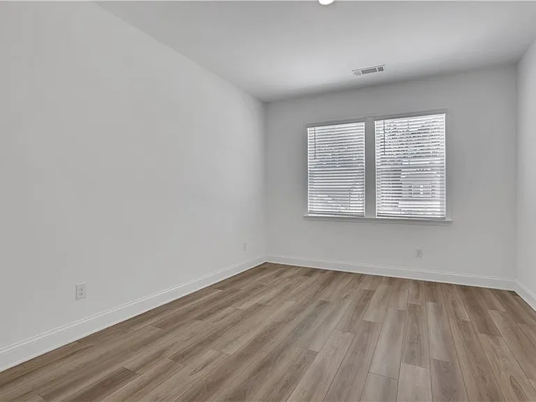 3198 Shirecrest Ln — Photo 32