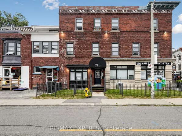 218 Close Ave #204, Toronto, ON M6K 2V5