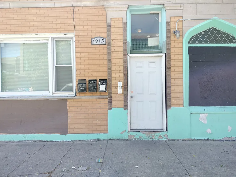 4800 S Winchester Ave — Photo 8