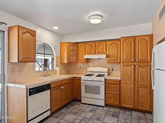 3rd image of 8339 E Nicaragua Dr