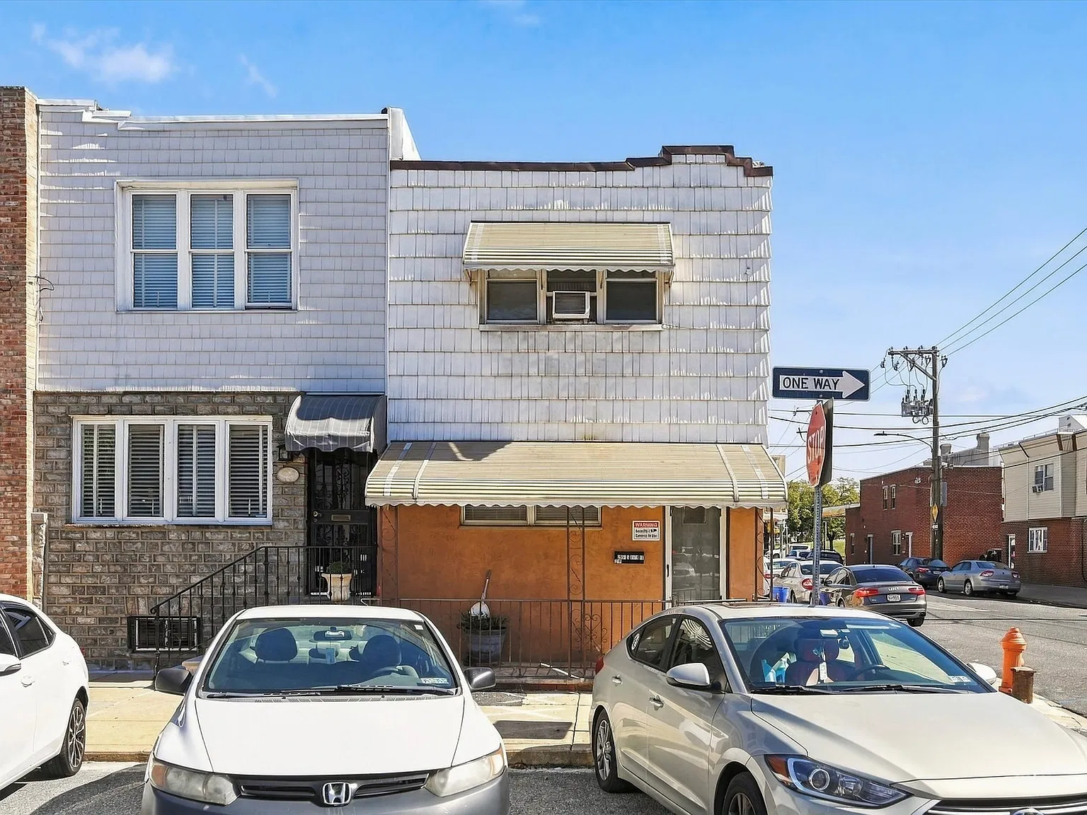 3 bed, 1.5 bath, 900 sqft, $1,800 — Photo 2