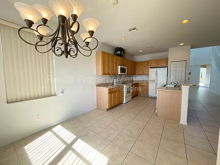 17038 Tremont St — Photo 6