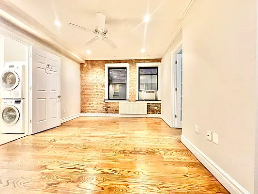 Rented by Century 21 Premier  | media 8