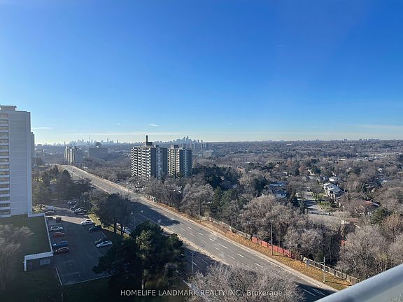 4th image of 36 Manor Rd E #803