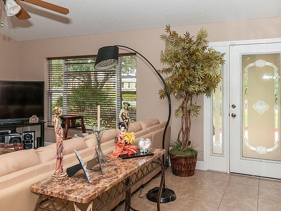 5th image of 552 Lake August Dr