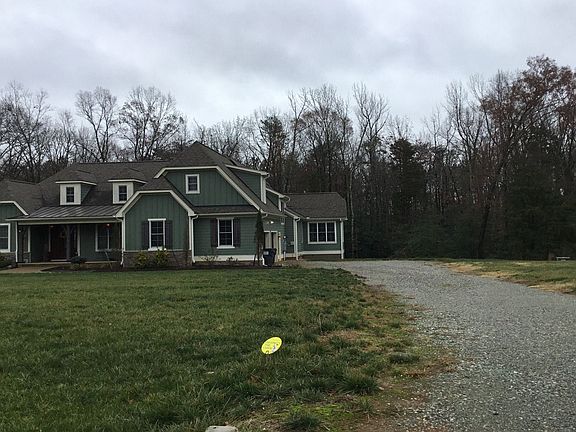 2nd image of 3343 S Meadow Cir