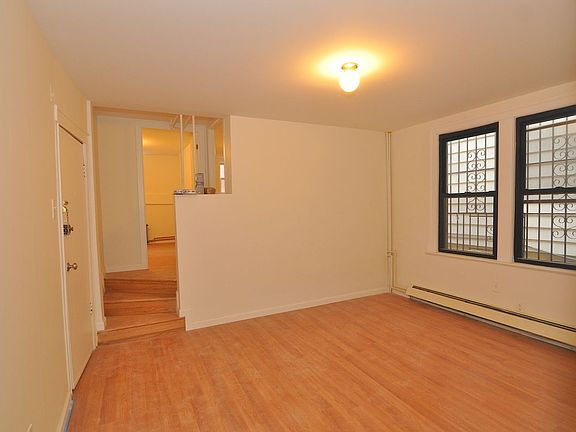2nd image of 5616 Woodside Ave APT 1