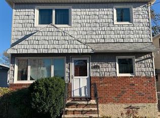 210 Mill Rd, Staten Island, NY 10306