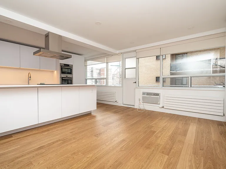 263 Russell Hill Rd — Photo 14