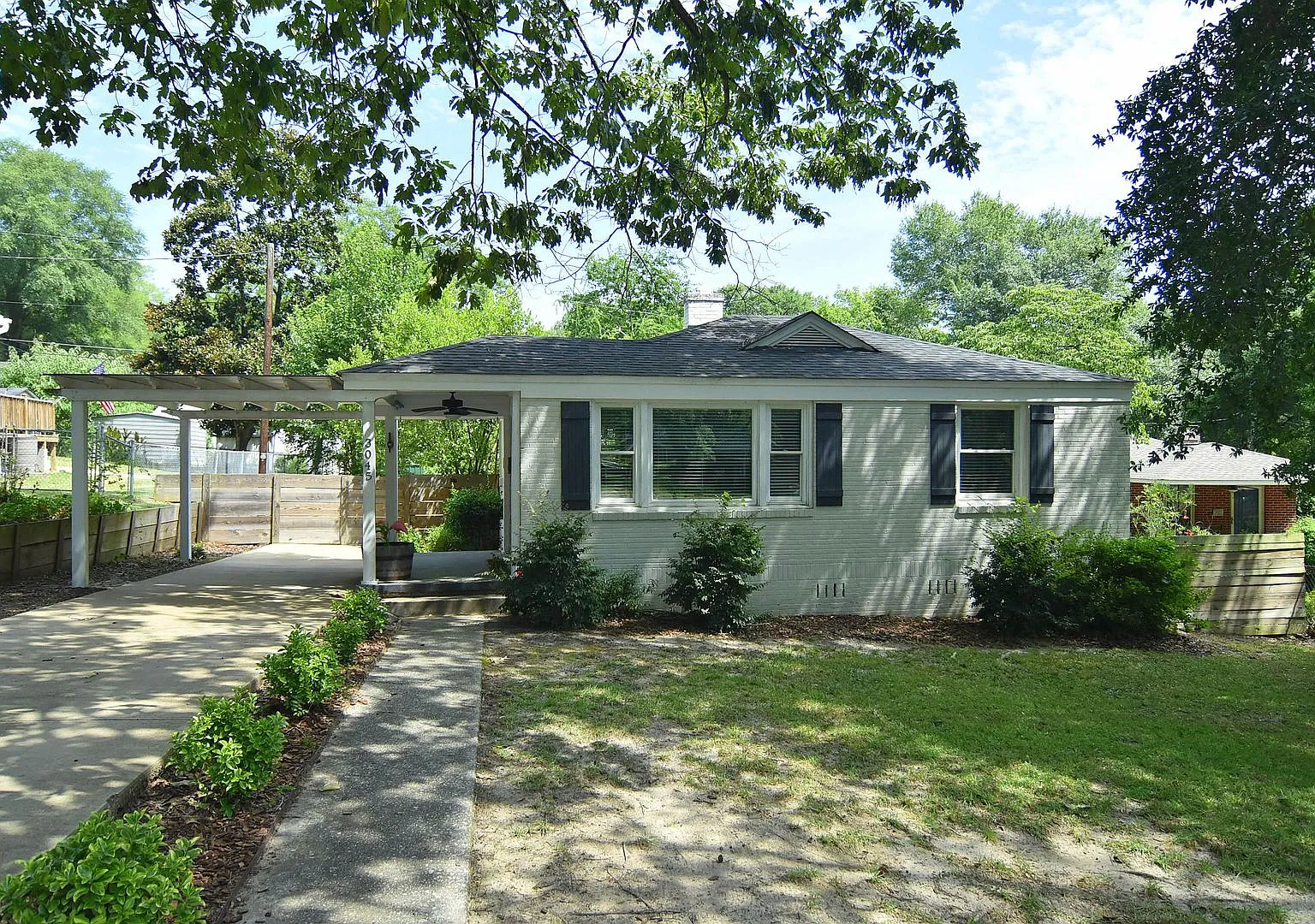 Pre-Leasing For July 15th 2026! 2br 1ba Rosewood Home With Large Backyard — Photo 1