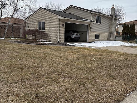 4th image of 47825 N Chrys Rd W