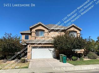1451 Lakeshore Dr, Lodi, CA 95242