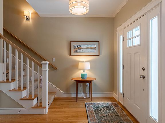 3rd image of 41 Applewood Ln #41