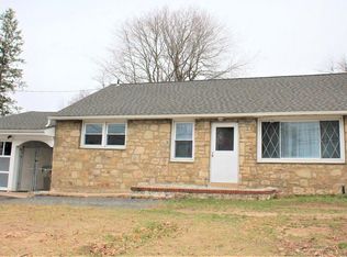 1945 County Line Rd, Warrington, PA 18976