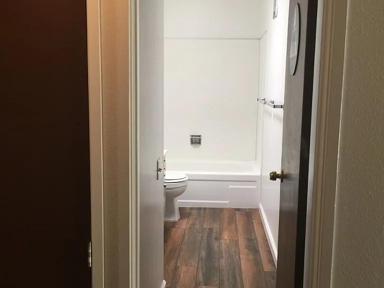 619 Villanova Dr — Photo 5