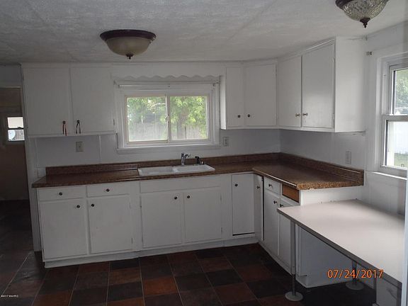 5th image of 3267 Larue St SW