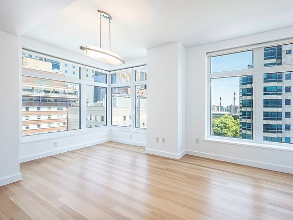 4th image of 400 E 67th St #14C