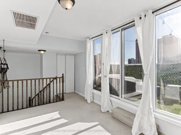 20 Foundry Ave #209, Toronto, ON M6H 4L1