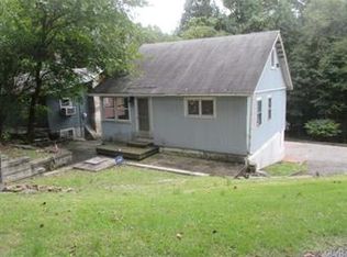 465 Rock Cliff Rd, Emmaus, PA 18049