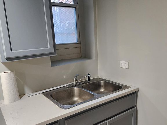 2nd image of 6717 S Cornell Ave #G