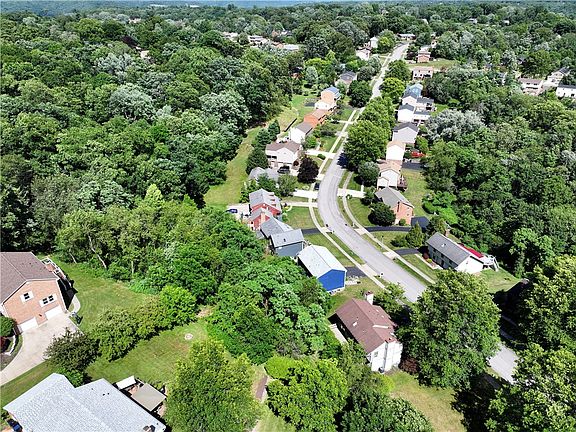 3rd image of 103 Cranston Dr