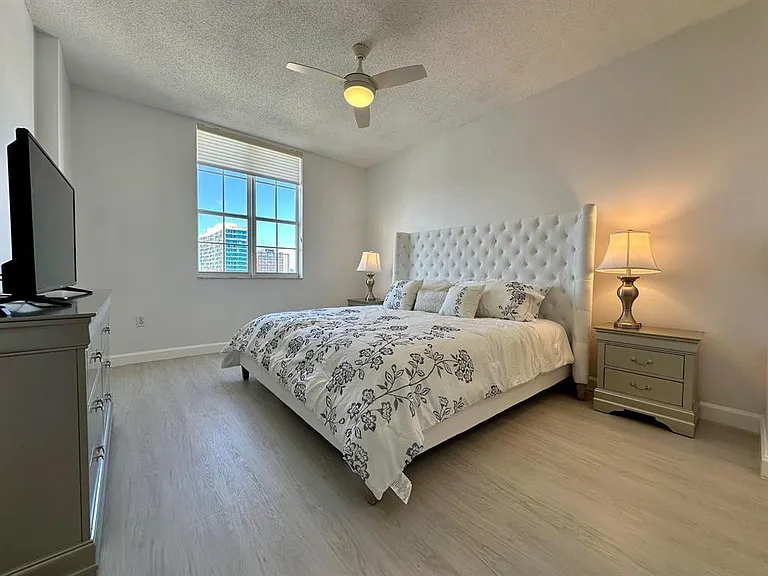 651 Okeechobee Blvd #1204 — Photo 8