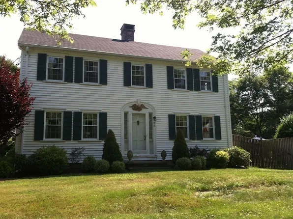 90 School St, Groveland, MA 01834