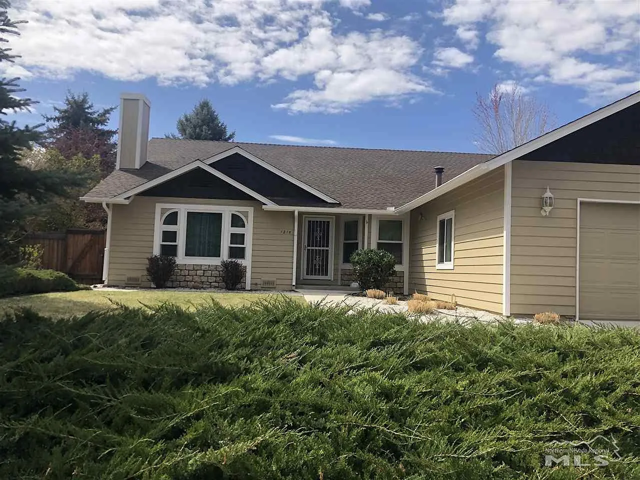 1215 W Winnie Ln photo 1