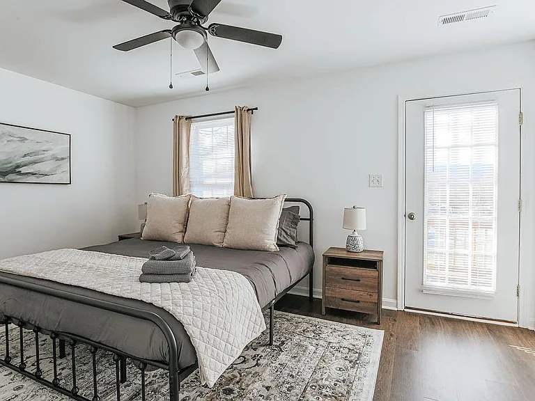 1511 Vine St — Photo 23