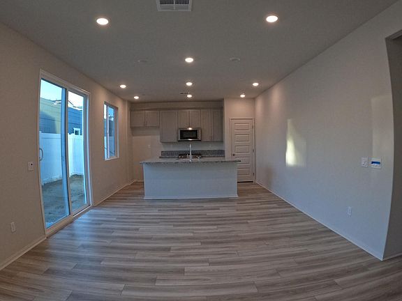5th image of 358 Lockhart Way