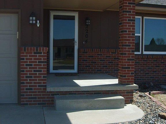 3rd image of 2204 Haney Dr