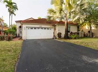 11827 SW 90th Ter, Miami, FL 33186