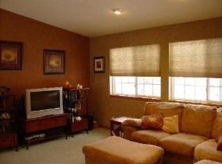 2914 E Hickory Dr, Wonder Lake, IL 60097