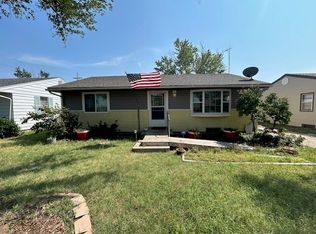 1321 E 10th Ave, Hutchinson, KS 67501