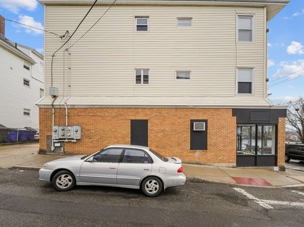 337 Columbia St, Fall River, MA 02721