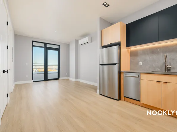 26-25 4th St, Astoria, NY