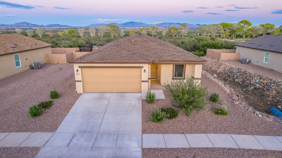 Building Photo - 1257 S Maria Carmela Ln
