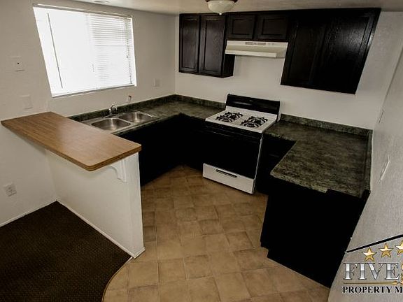 5th image of 1309 Bernard St APT 12