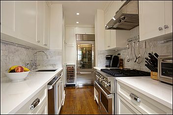 3rd image of 176 E 77th St APT 11E