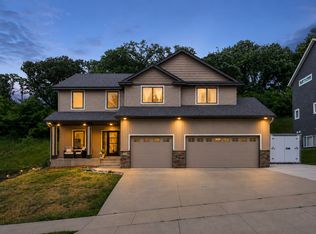 2314 Ponderosa Dr SW, Rochester, MN 55902