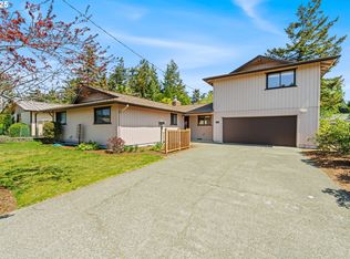 2527 Pine St, North Bend, OR 97459