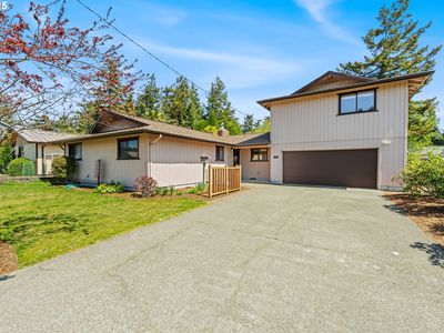 2527 Pine St, North Bend, OR, 97459