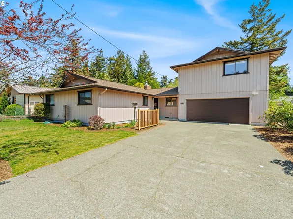 2527 Pine St, North Bend, OR 97459