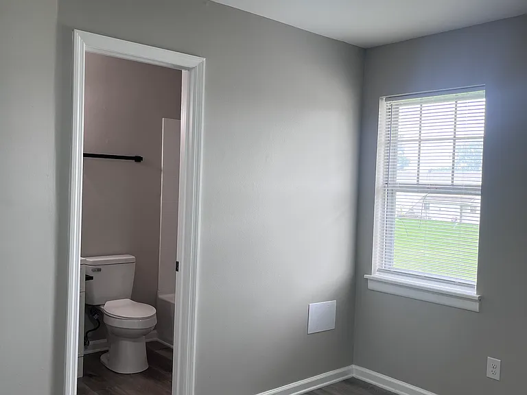 Fisher St Apartments — Photo 53